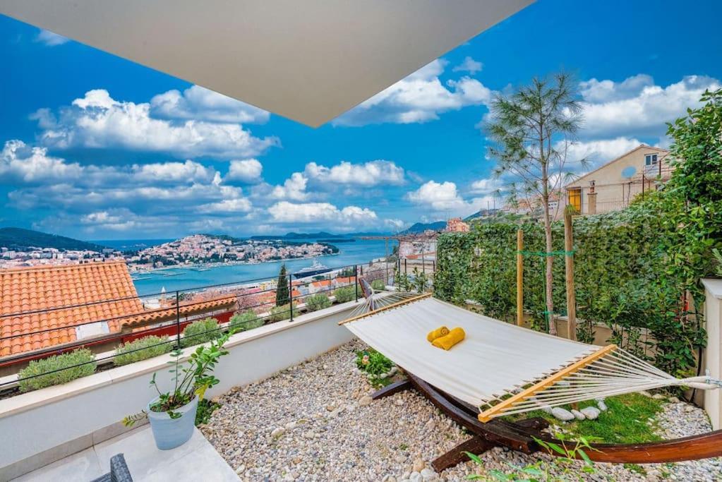 Walking Distance Old Town 120M2,Garden,View,Garage Apartment Дубровник Екстериор снимка