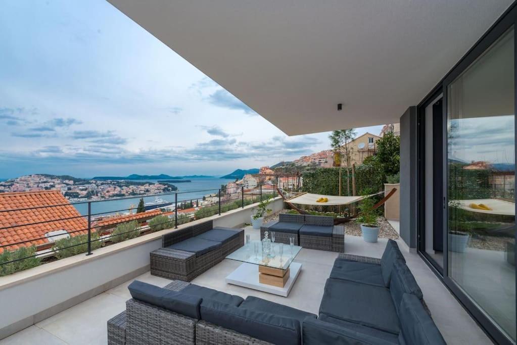 Walking Distance Old Town 120M2,Garden,View,Garage Apartment Дубровник Екстериор снимка