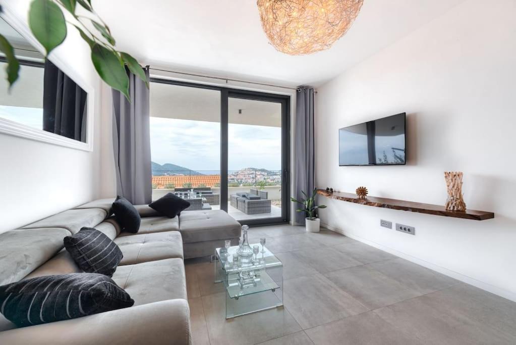 Walking Distance Old Town 120M2,Garden,View,Garage Apartment Дубровник Екстериор снимка