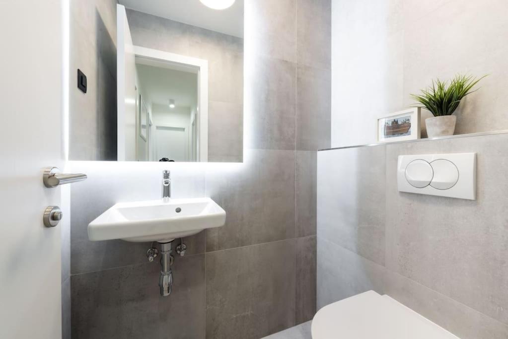 Walking Distance Old Town 120M2,Garden,View,Garage Apartment Дубровник Екстериор снимка